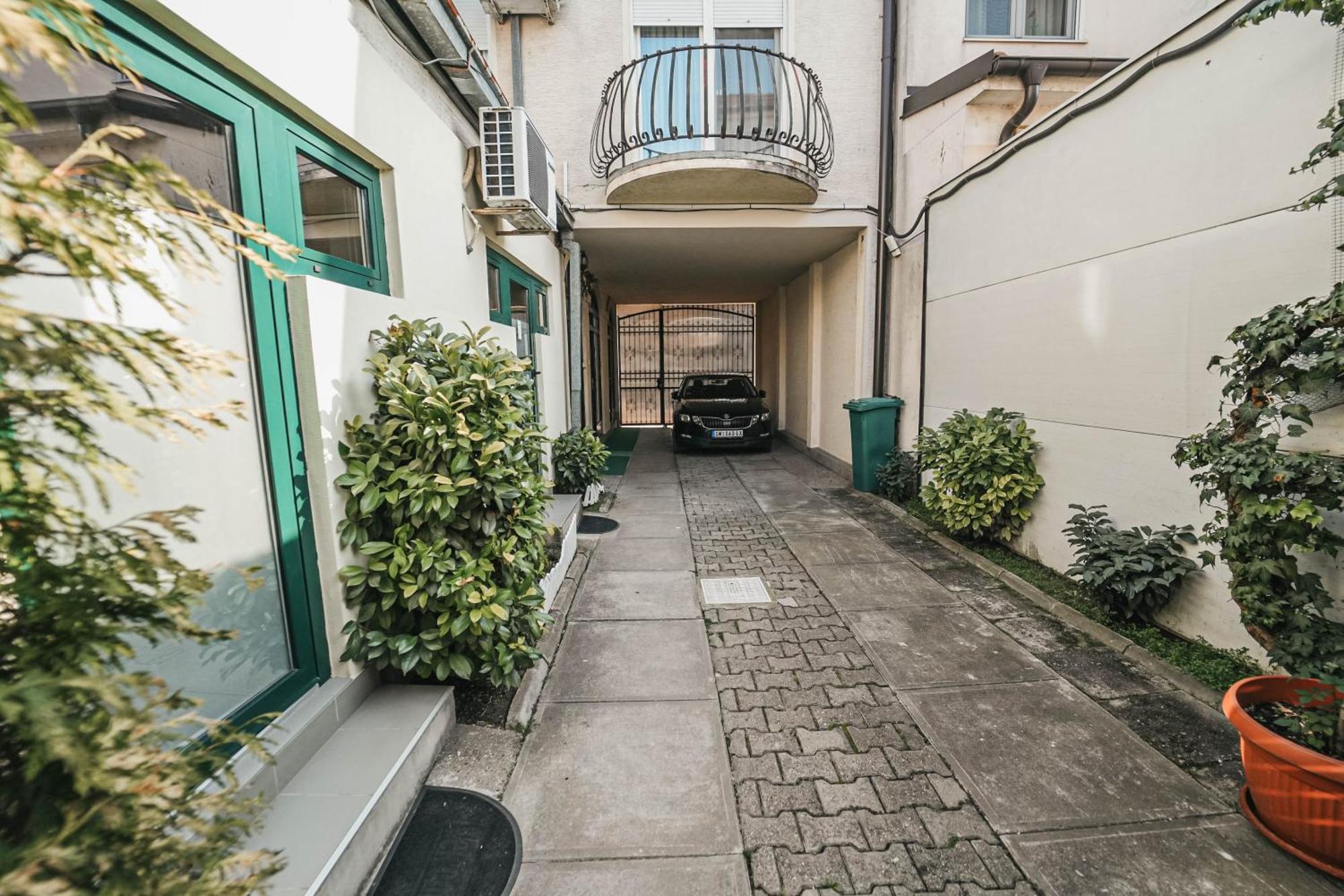 B&B Passage Sremska Mitrovica Exterior photo